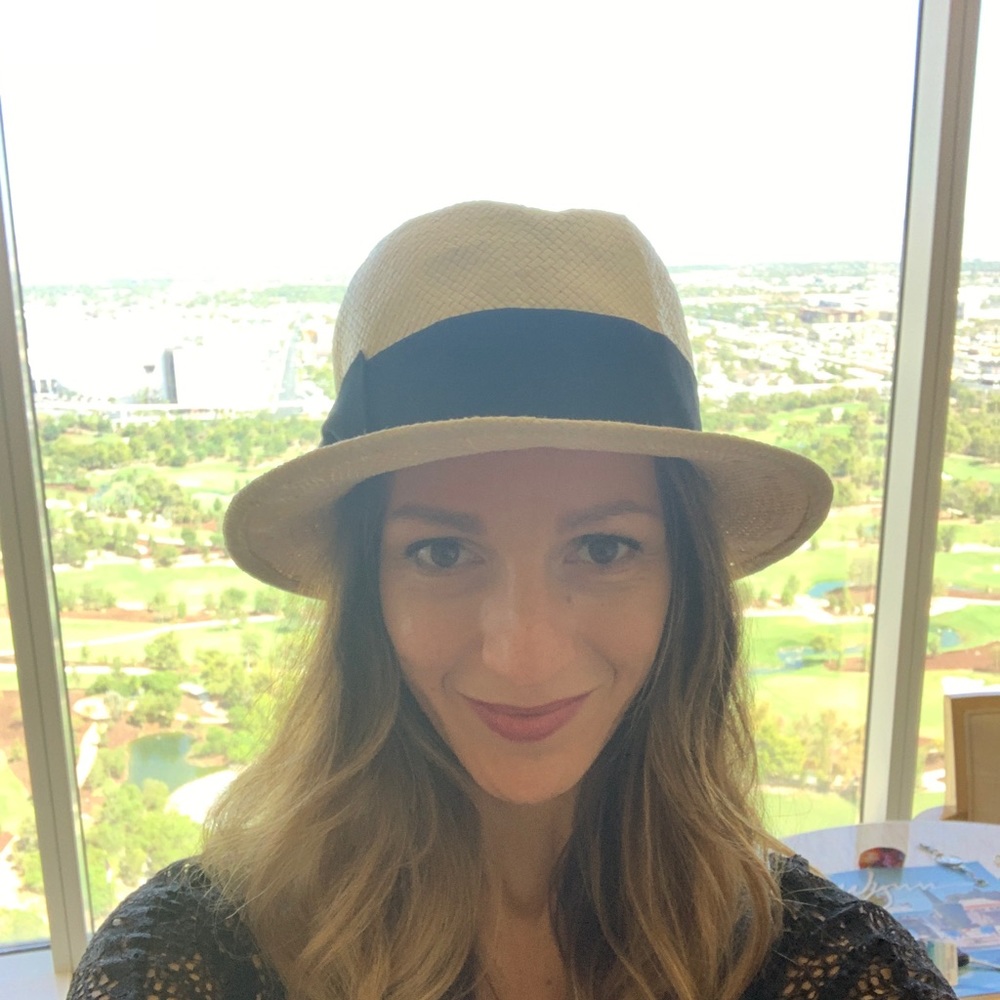 Meet your Posher, Vicky